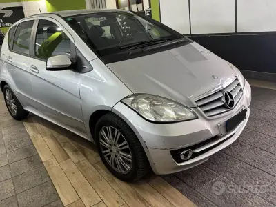 Usata Mercedes A180 Elegance 109 CV (80 kW) 2010 Grigio Berlina