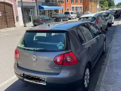 Usata VW Golf V 105 CV (77 kW) 2007 Grigio Berlina