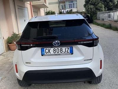 Usata Toyota Yaris Cross Lounge 92 CV (67 kW) 2022 Bianco SUV