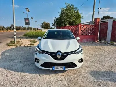 Usado Renault Clio V Intens 101 CV (74 kW) 2020 Blanco Berlina