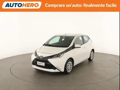 Usata Toyota Aygo Cool 70 CV (51 kW) 2016 Bianco Utilitaria