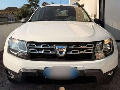 Usata Dacia Duster Lauréate 110 CV (80 kW) 2016 Bianco SUV