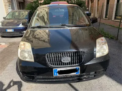 Usata Kia Picanto Urban 61 CV (44 kW) 2005 Nero Utilitaria