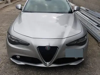 Usata Alfa Romeo Giulia 180 CV (132 kW) 2017 Grigio Berlina
