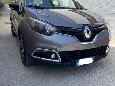 Usata Renault Captur 90 CV (66 kW) 2017 Grigio SUV