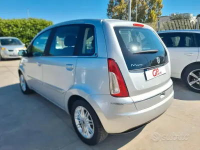 Usata Lancia Musa Gold 95 CV (69 kW) 2012 Grigio Monovolume