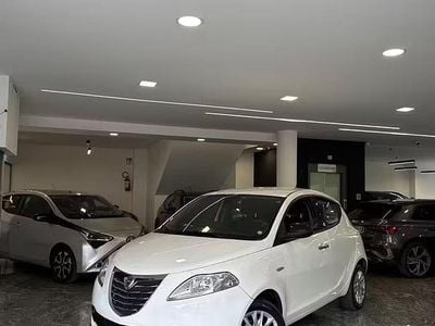 Usata Lancia Ypsilon Silver 69 CV (50 kW) 2013 Bianco Utilitaria