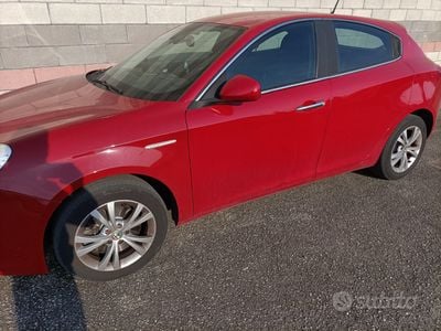 Rosso Usata 2013 Alfa Romeo Giulietta Utilitaria | 9500 € (Buon prezzo)