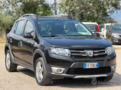 Usata Dacia Sandero Prestige 90 CV (66 kW) 2014 Nero Berlina
