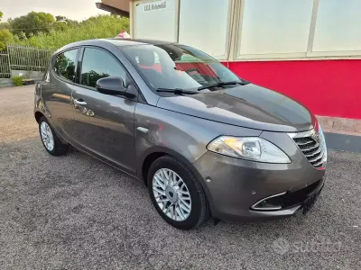 Usata Lancia Ypsilon Platinum 69 CV (50 kW) 2014 Grigio Utilitaria