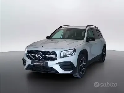 Usata Mercedes GLB200 Premium 150 CV (110 kW) 2022 Argento iridio metallizzato SUV