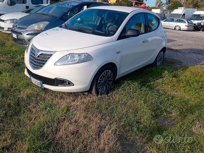 Usata Lancia Ypsilon 69 CV (50 kW) 2011 Bianco Utilitaria