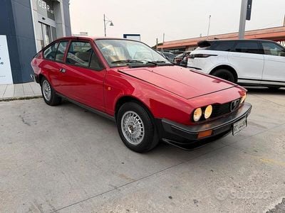 Usata Alfa Romeo GTV 129 CV (94 kW) 1982 Rosso Coupé