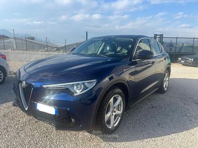 Usata Alfa Romeo Stelvio 181 CV (133 kW) 2017 Blu SUV