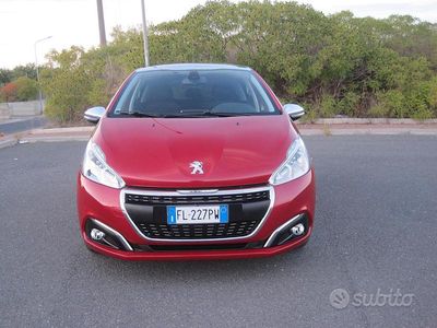Rosso Usata 2017 Peugeot 208 S Utilitaria | 10.900 € (Buon prezzo)
