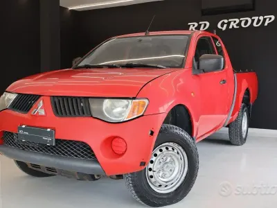 Usata Mitsubishi L200 Inform 136 CV (100 kW) 2007 Rosso Pick-up