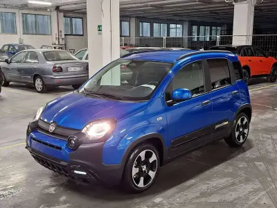 Nuova Fiat Panda Cross 65 CV (47 kW) 2026 Blu italia (756) Utilitaria