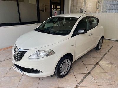 Brugt Lancia Ypsilon Gold 69 HK (50 kW) 2013 Hvid Hatchback