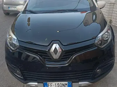 Usata Renault Captur 90 CV (66 kW) 2016 Nero SUV