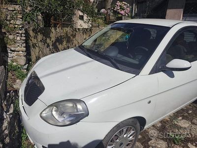 Usata Lancia Ypsilon 60 CV (44 kW) 2008 Bianco Utilitaria
