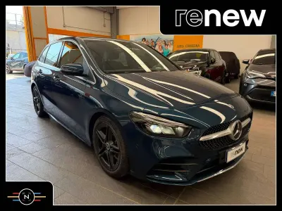 Usata Mercedes B250 Premium 224 CV (164 kW) 2021 Blu scuro metallizzato Utilitaria