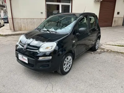 Käytetty Fiat Panda Easy 80 HP (58 kW) 2014 Musta Viistoperä