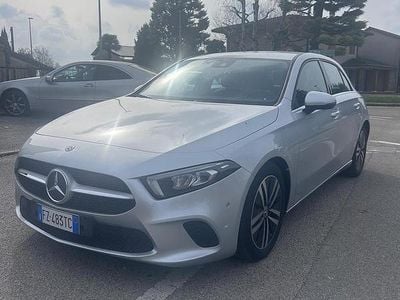 Usata Mercedes A180 116 CV (85 kW) 2020 Grigio Berlina