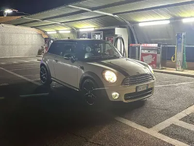 Usata Mini Cooper D Pepper 109 CV (80 kW) 2009 Bianco Utilitaria