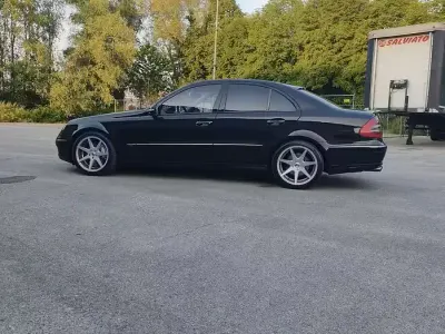 Usata Mercedes E220 170 CV (125 kW) 2008 Nero Berlina