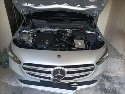 Usata Mercedes B180 136 CV (100 kW) 2022 Argento Monovolume