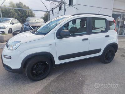 Usata Fiat Panda 4x4 S 85 CV (62 kW) 2019 Bianco Utilitaria
