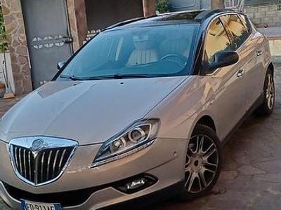 Begagnad Lancia Delta 190 HK (139 kW) 2010 Halvkombi
