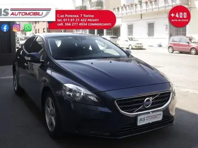 Usata Volvo V40 Summum 114 CV (83 kW) 2014 Blu Utilitaria