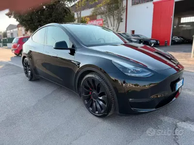 Usata Tesla Model Y Performance 185 kW (252 CV) 2023 Nero SUV