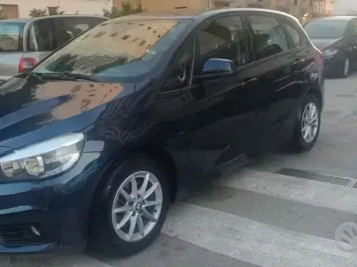 Usata BMW 218 Luxury Line 150 CV (110 kW) 2016 Blu Station wagon