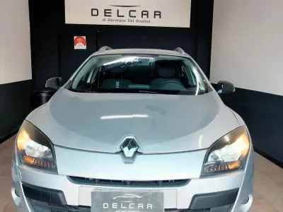 Usata Renault Mégane 110 CV (80 kW) 2011 Grigio Berlina