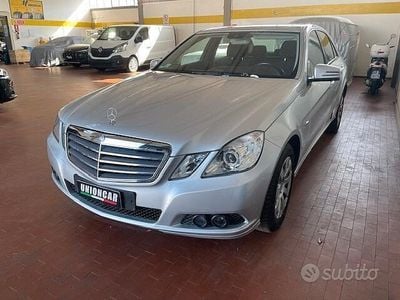 Usata Mercedes E200 Elegance 184 CV (135 kW) 2010 Grigio Berlina