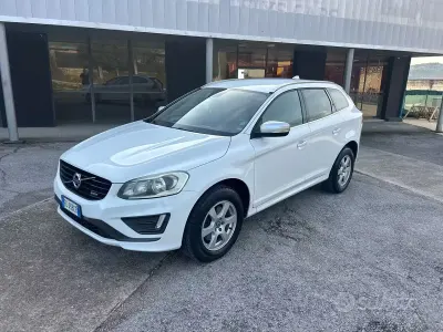 Usata Volvo XC60 R-Design 150 CV (110 kW) 2016 Bianco SUV