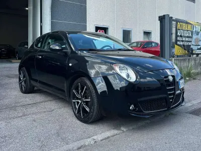 Usata Alfa Romeo GT Junior Distinctive 79 CV (58 kW) 2009 Nero Berlina
