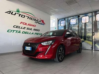 Usata Peugeot 208 Allure 102 CV (75 kW) 2023 Rosso Utilitaria