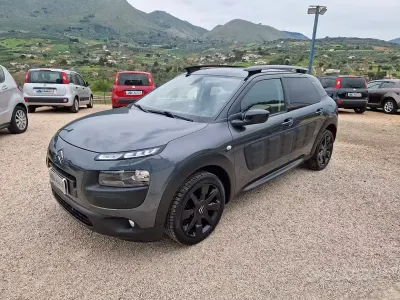 Usado Citroën C4 Live 99 HP (72 kW) 2016 Cinzento Sedan