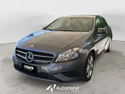 Usata Mercedes A180 109 CV (80 kW) 2015 Grigio Berlina