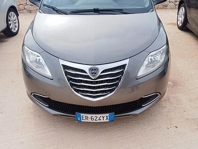 Usata Lancia Ypsilon 95 CV (69 kW) 2013 Grigio Utilitaria