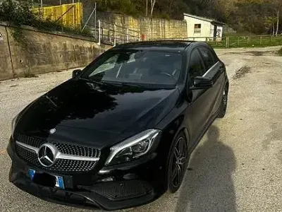 Usata Mercedes A200 Premium 136 CV (100 kW) 2016 Nero Utilitaria