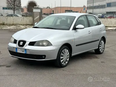 Brugt Seat Ibiza 75 HK (55 kW) 2005 Grå Hatchback