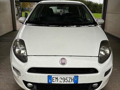 Usata Fiat Punto 85 CV (62 kW) 2012 Bianco Berlina
