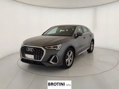 Usata Audi Q3 Sportback S-Line 150 CV (110 kW) 2023 Grigio metallizzato SUV