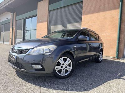 Begagnad Kia Ceed EX 116 HK (85 kW) 2011 Grå Halvkombi