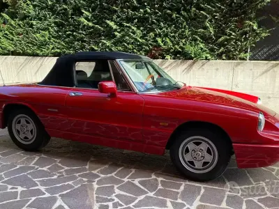 Usata Alfa Romeo Spider 106 CV (77 kW) 1992 Rosso Cabrio