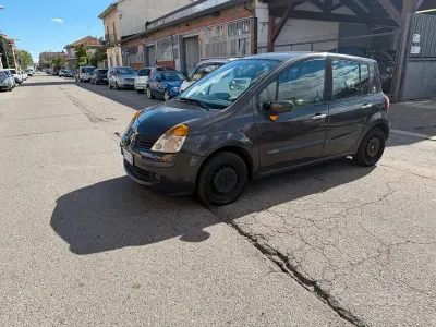 Usata Renault Modus Luxe 75 CV (55 kW) 2004 Nero Monovolume